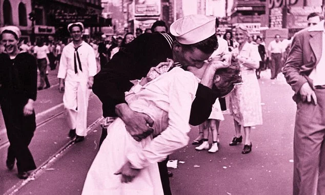 don't touch me: a reflection on patriarchal spaces