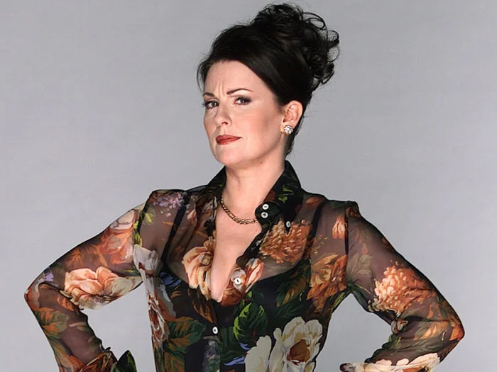 Megan-Mullally-700x525.jpg