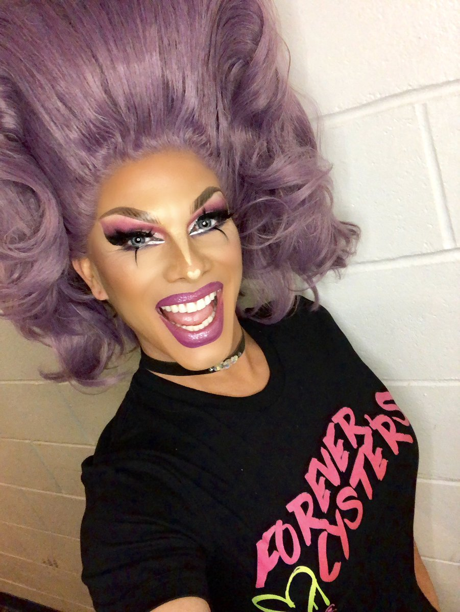 She’s even promoting Soju’s merch here on her twitter.