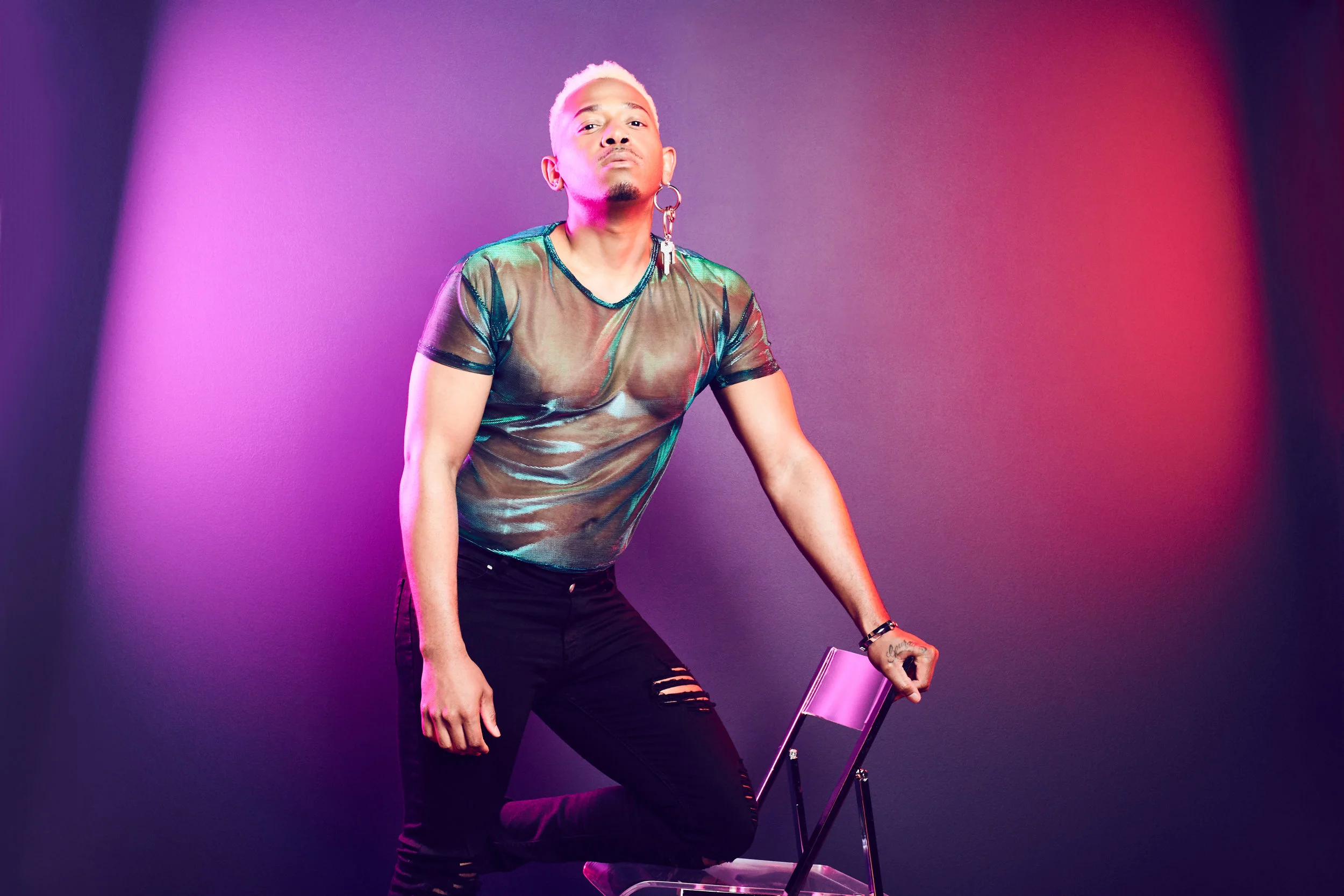 Billy Winn premieres neon splashed music video for dance track 'Another Broken Heart'