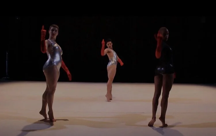 Person(a), a Dance Performance that Confronts our Digital Selves