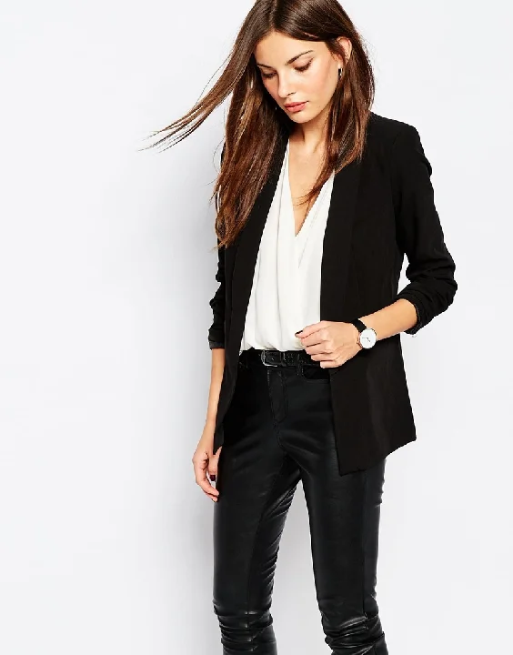 Black blazers are the ultimate staple. They can be dressed up or down just by adding a pair of slacks or jeans. Get this great tailored blazer HERE!
