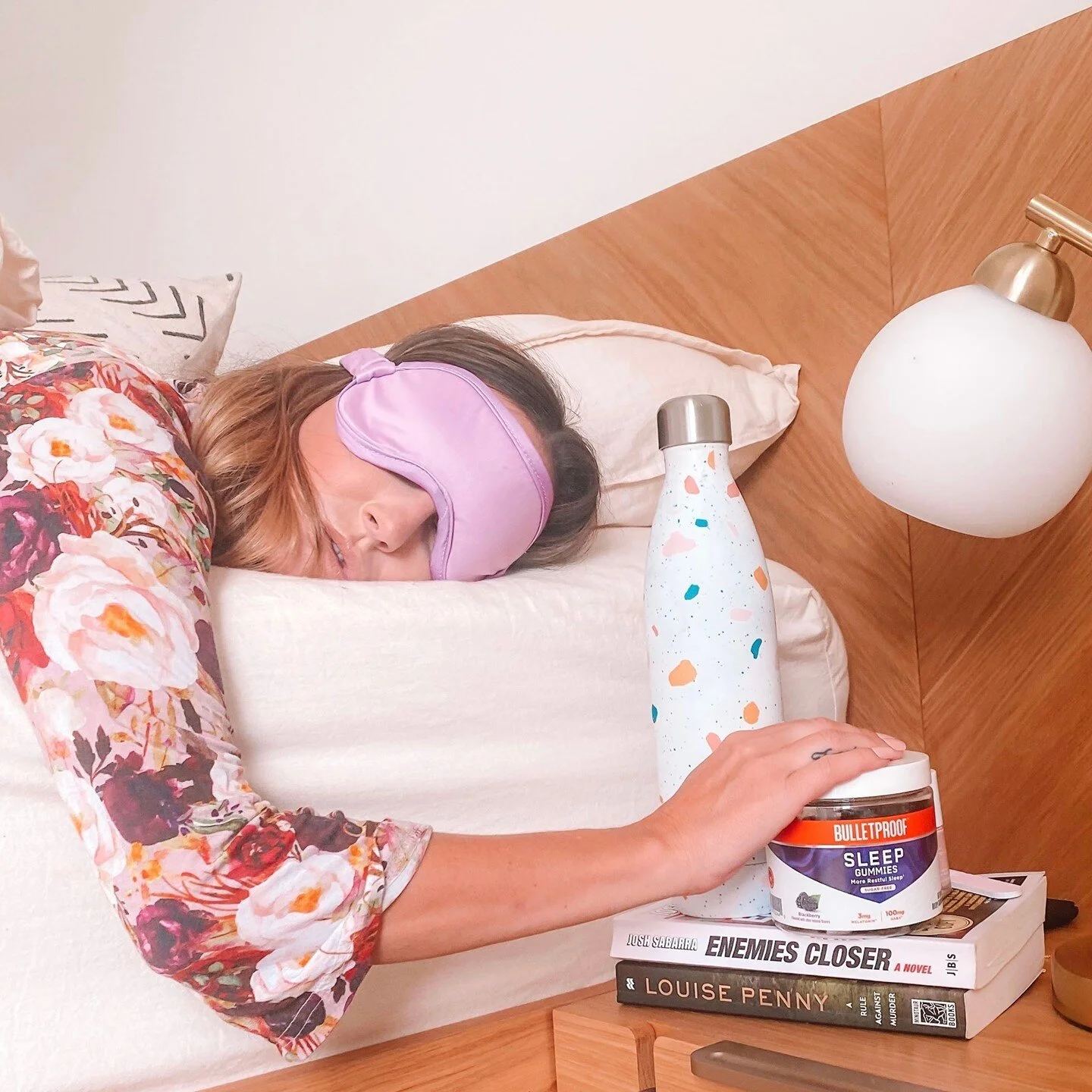 Trying to get that beauty sleep + using @bulletproof sleep gummy vitamin to help me fall asleep (aka. melatonin + GABA are my BFF) ⁣
⁣
What helps you fall asleep? ⁣
⁣
Avail now at bulletproof.com + Amazon #bulletproofpartner #bulletproofgummies