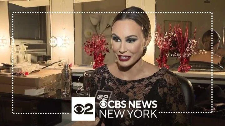 Keltie Knight discusses her performance with the cast of 'Chicago'