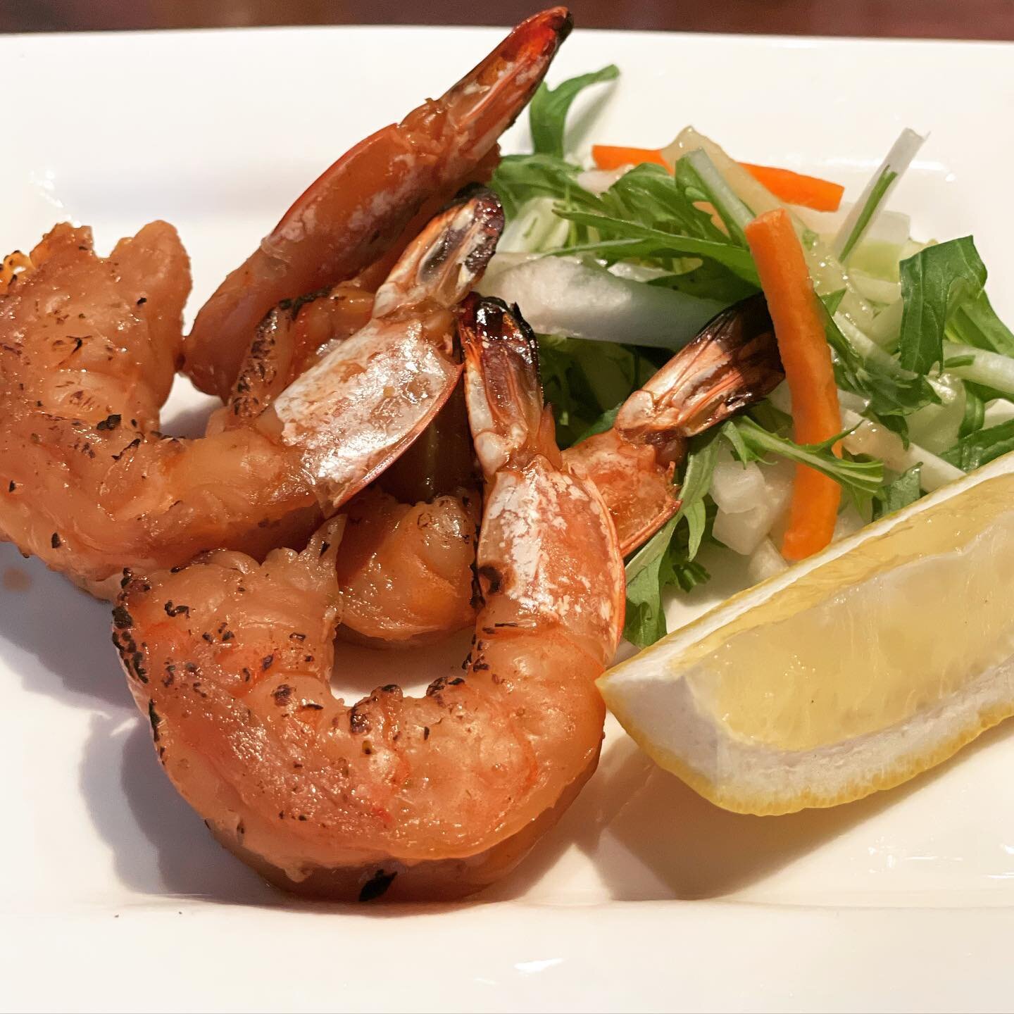 Shrimp Teriyaki w/yuzu
#shrimp #teriyaki #yuzu #specialmenu #newmenu #japanese #japanesefood #japaneserestaurant #astoria #astoriany #astorianyc #astoriaqueens #astoriaqueensnyc