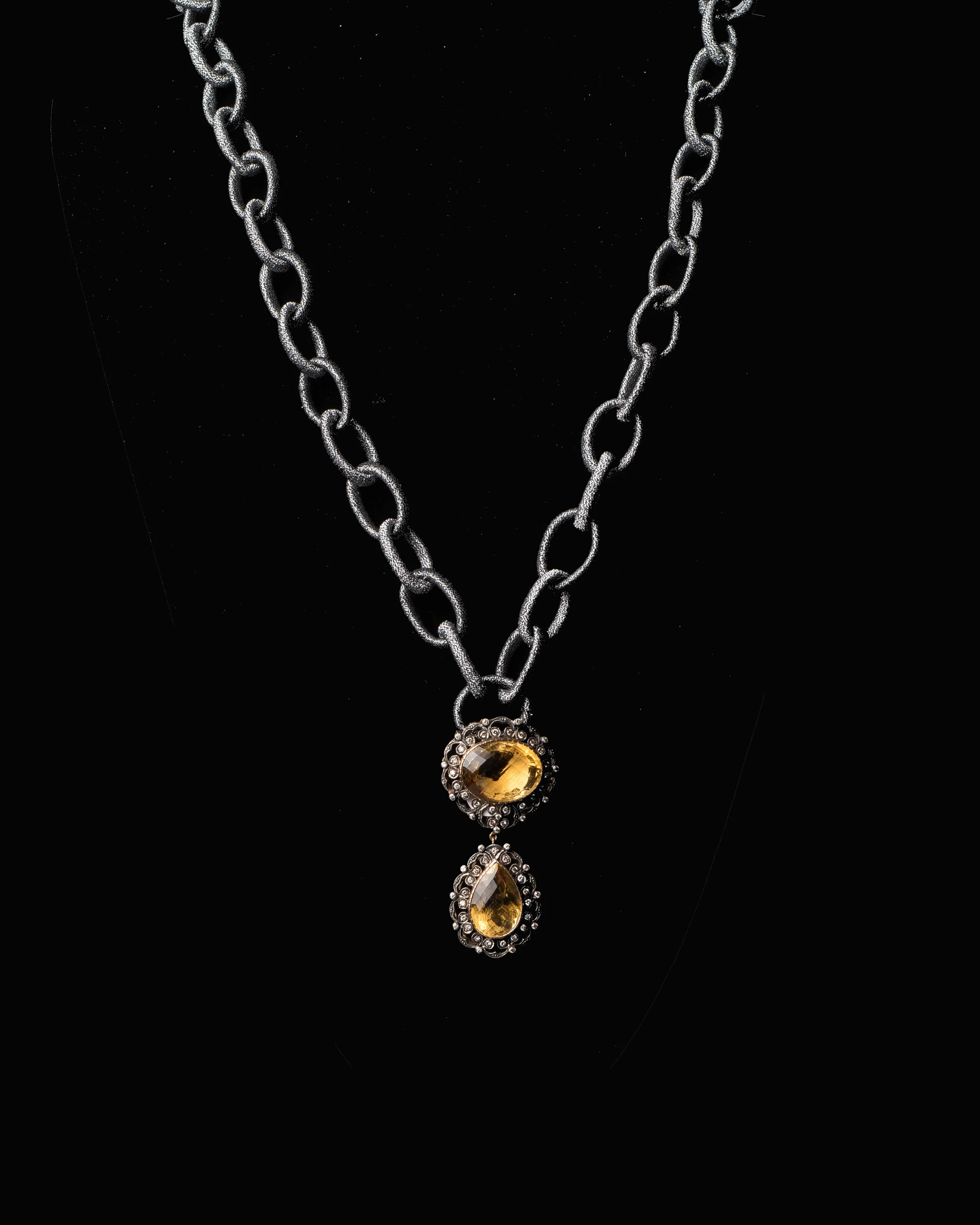grey silk chain with diamond and citirne pendant/n182