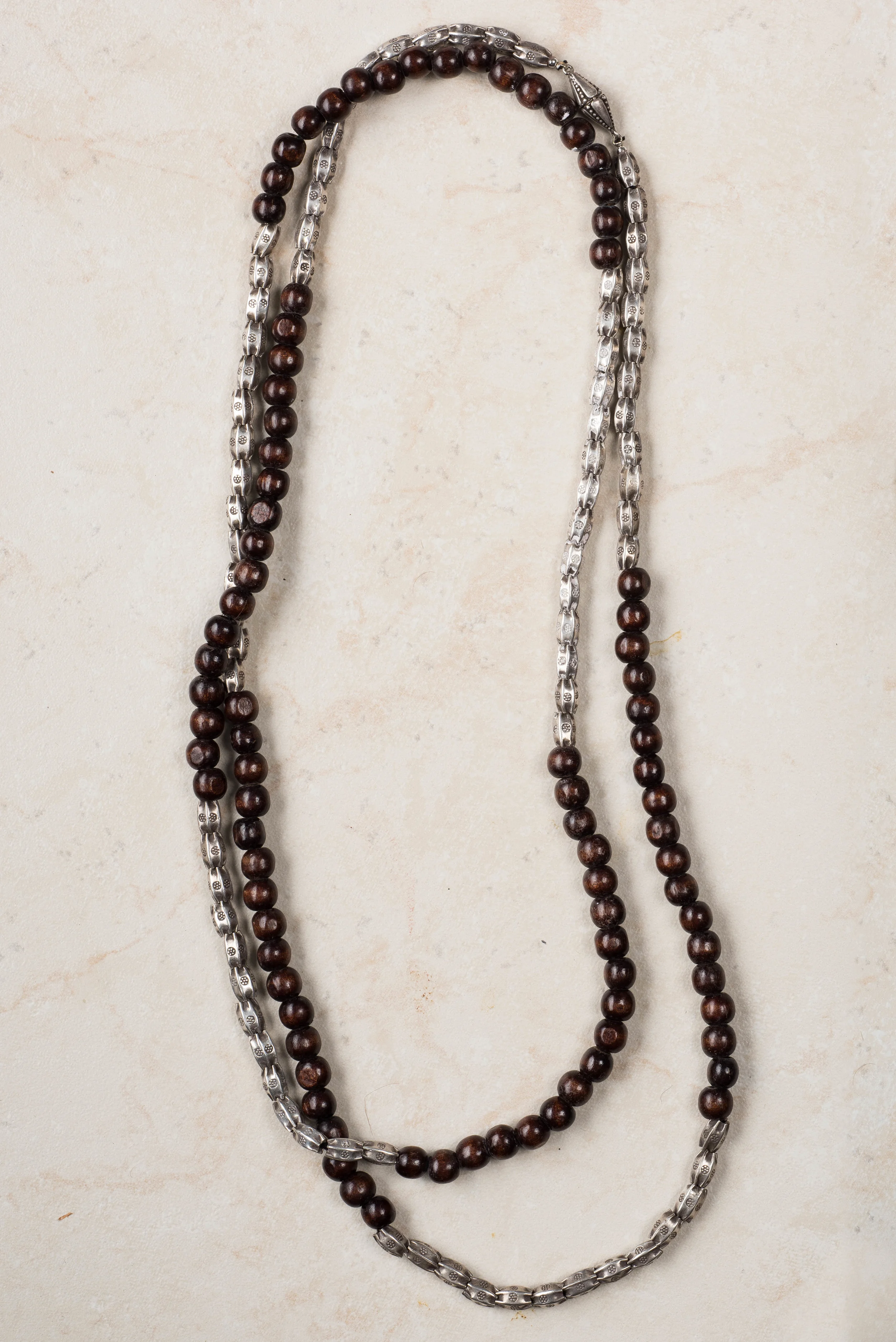 mahogany and silver bead necklace/n98