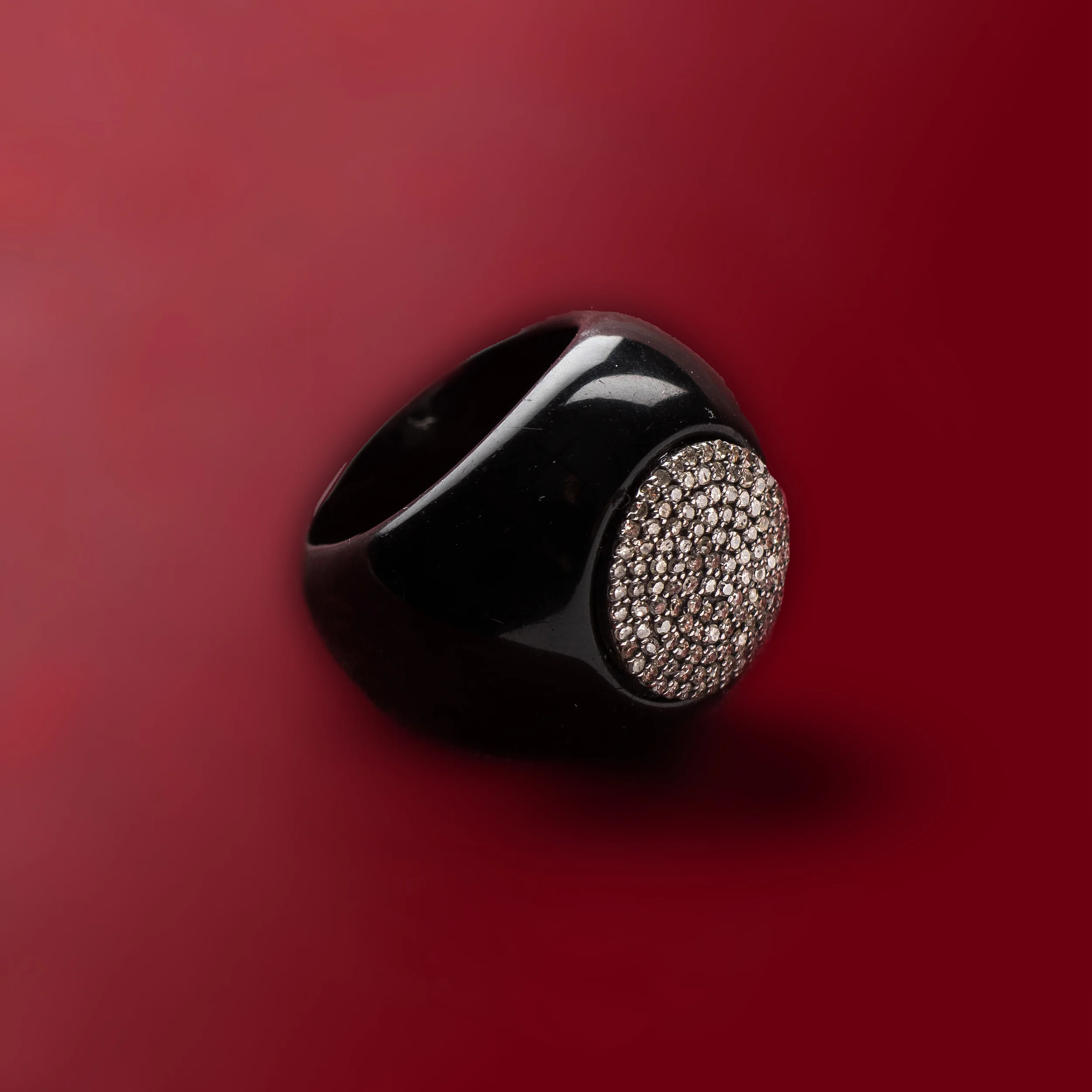 black acyrilic ring/diamond large pave disc/r153