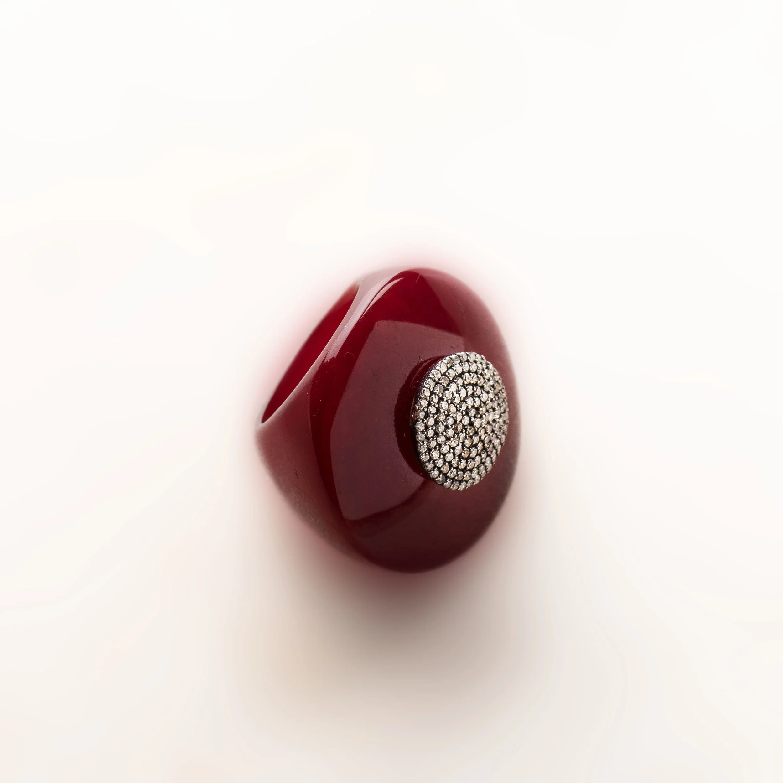 chinese red acrylic ring/pave diamond disc/r163