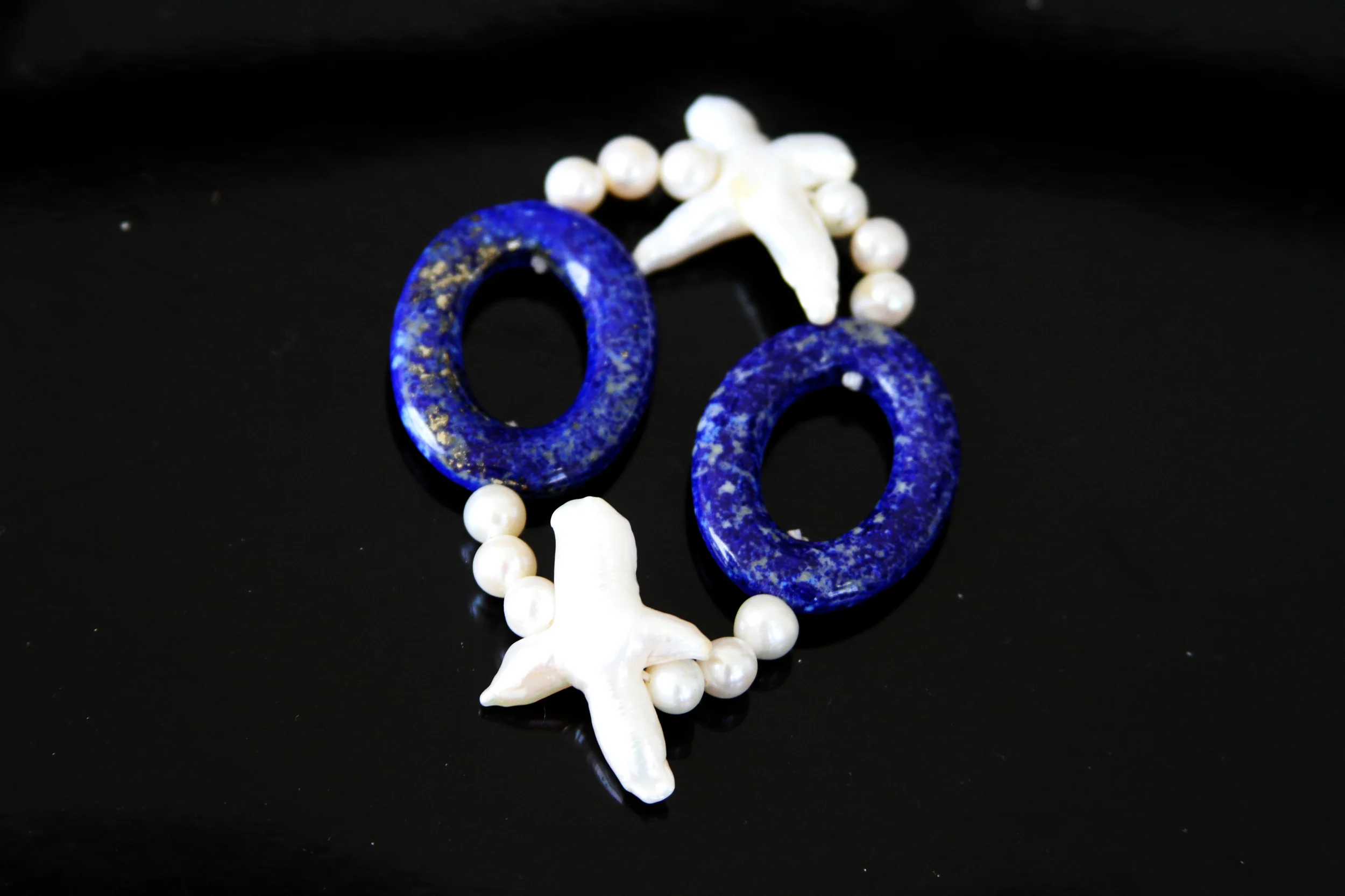 pearl and lapis bracelet/stretch/b208