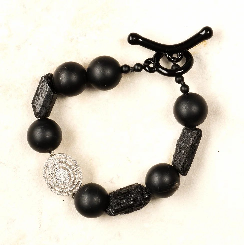 diamond oval,black  stone, black matt bead/b74