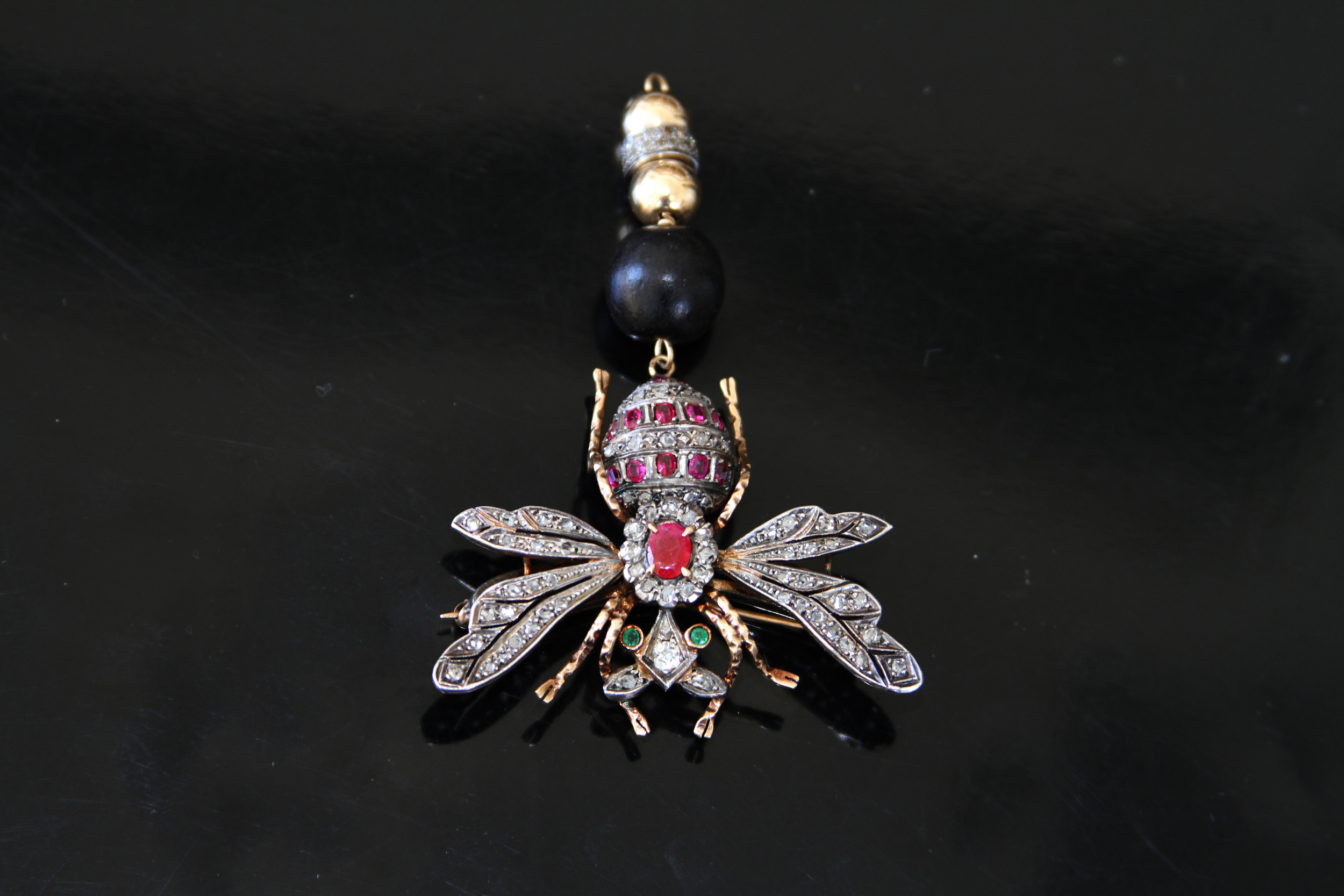 diamond and Ruby Bug/black ebony bead/p212