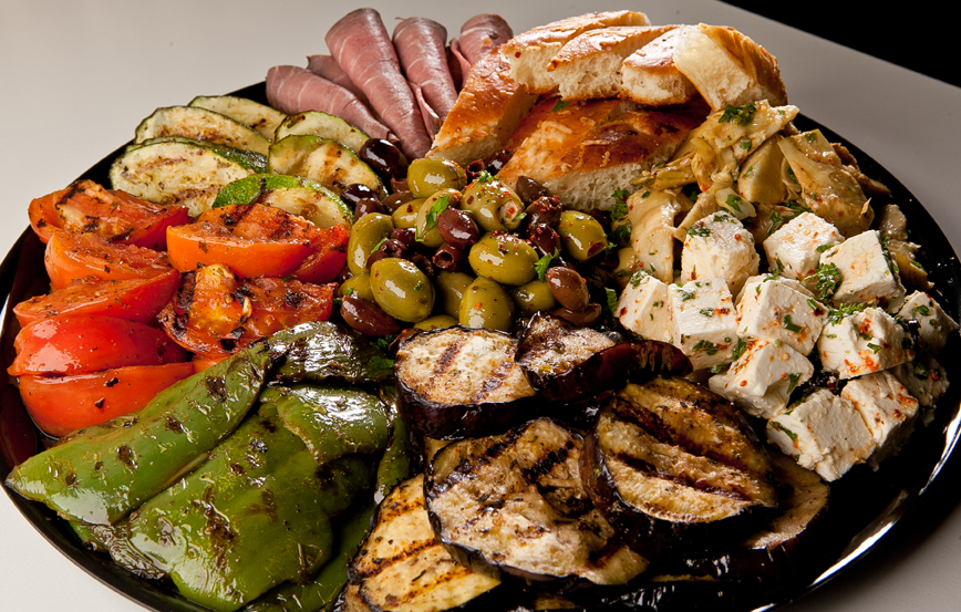 Catering-MediterraneanPlatter.jpg