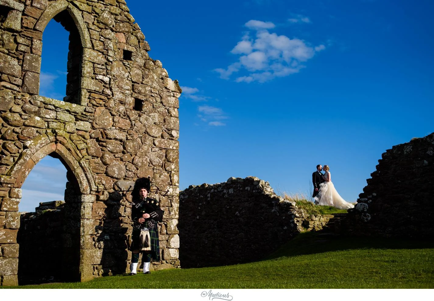 Balbegno_Dunnotar_Castle_Scottland_Wedding_03.jpg
