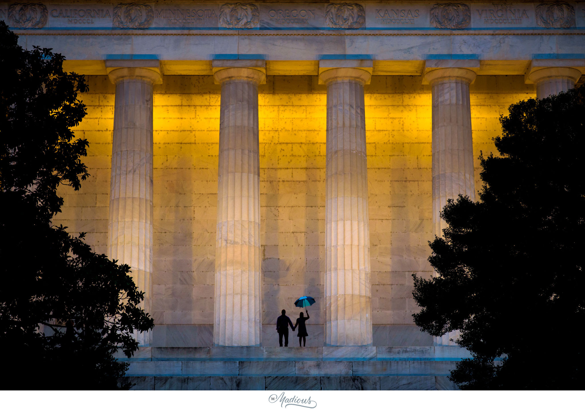 Rainy Lincoln Memorial Engagement session 0009.JPG