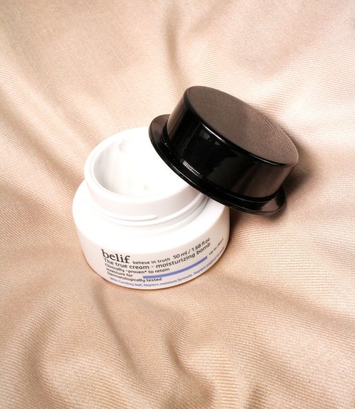 The+Sunday+Issue+Top+of+the+Tower+Belif+The+True+Cream+Moisturizing+Bomb.jpg