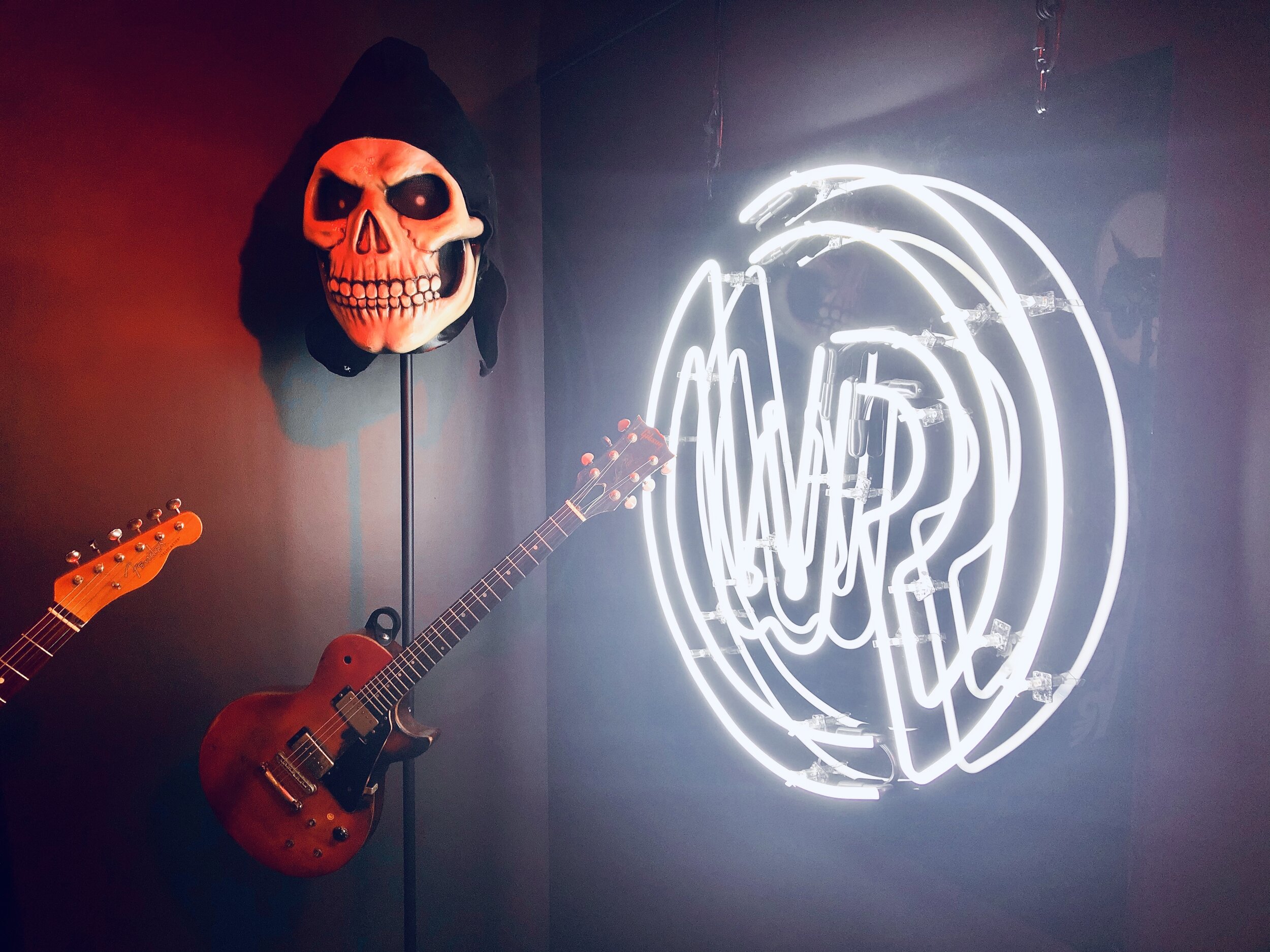 White Reaper artifacts.