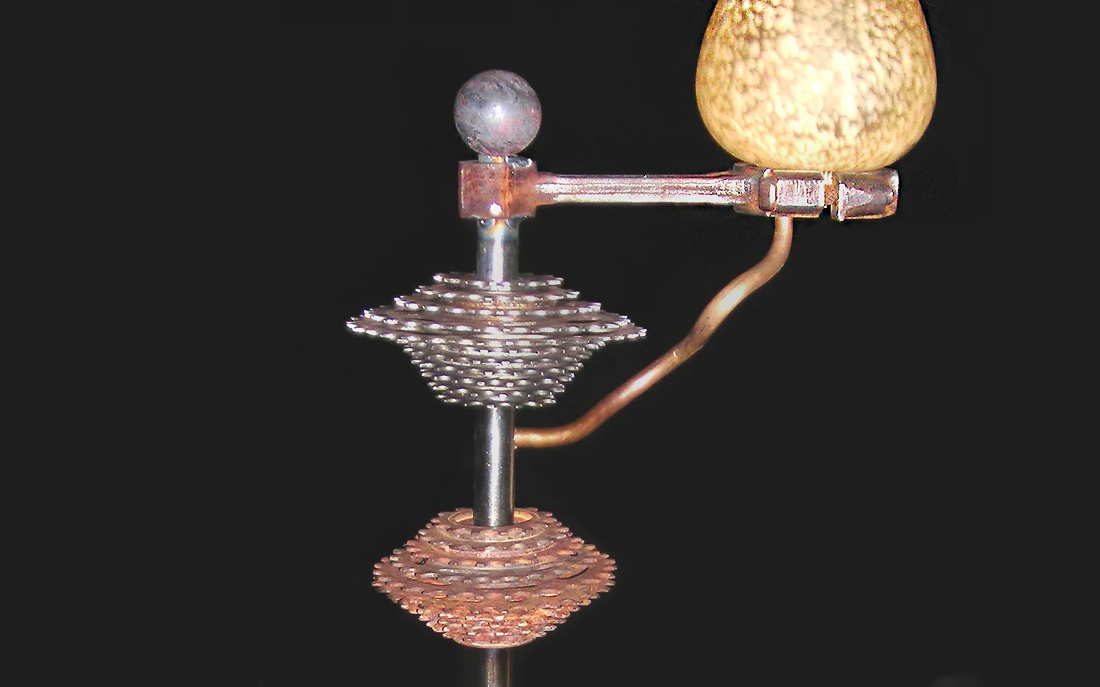 MH_FURNITUREOTHER_BICASLAMP_DETAIL_WEB.jpg