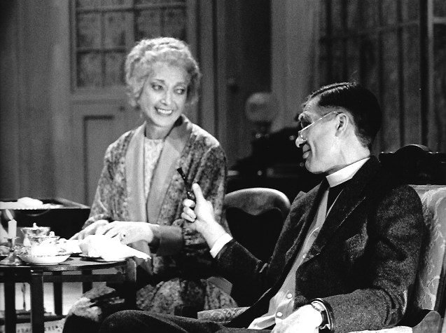 REV DR HARPER IN ARSENIC AND OLD LACE, DERBY, 1989 (WITH MIRIAM KARLIN)