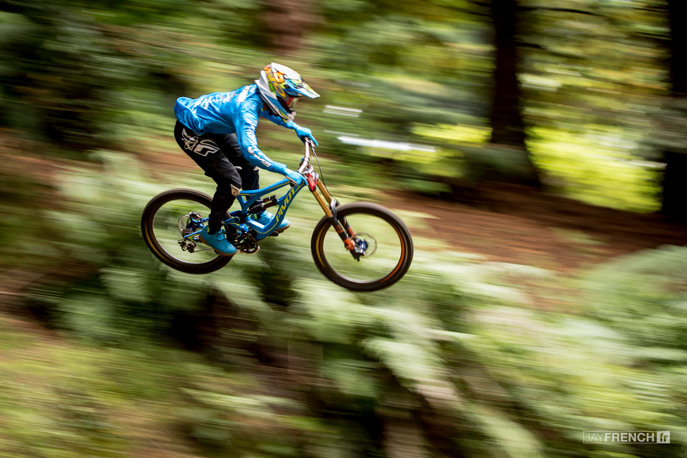 Elliot Jackson sends the 'Hip Replacement' gap