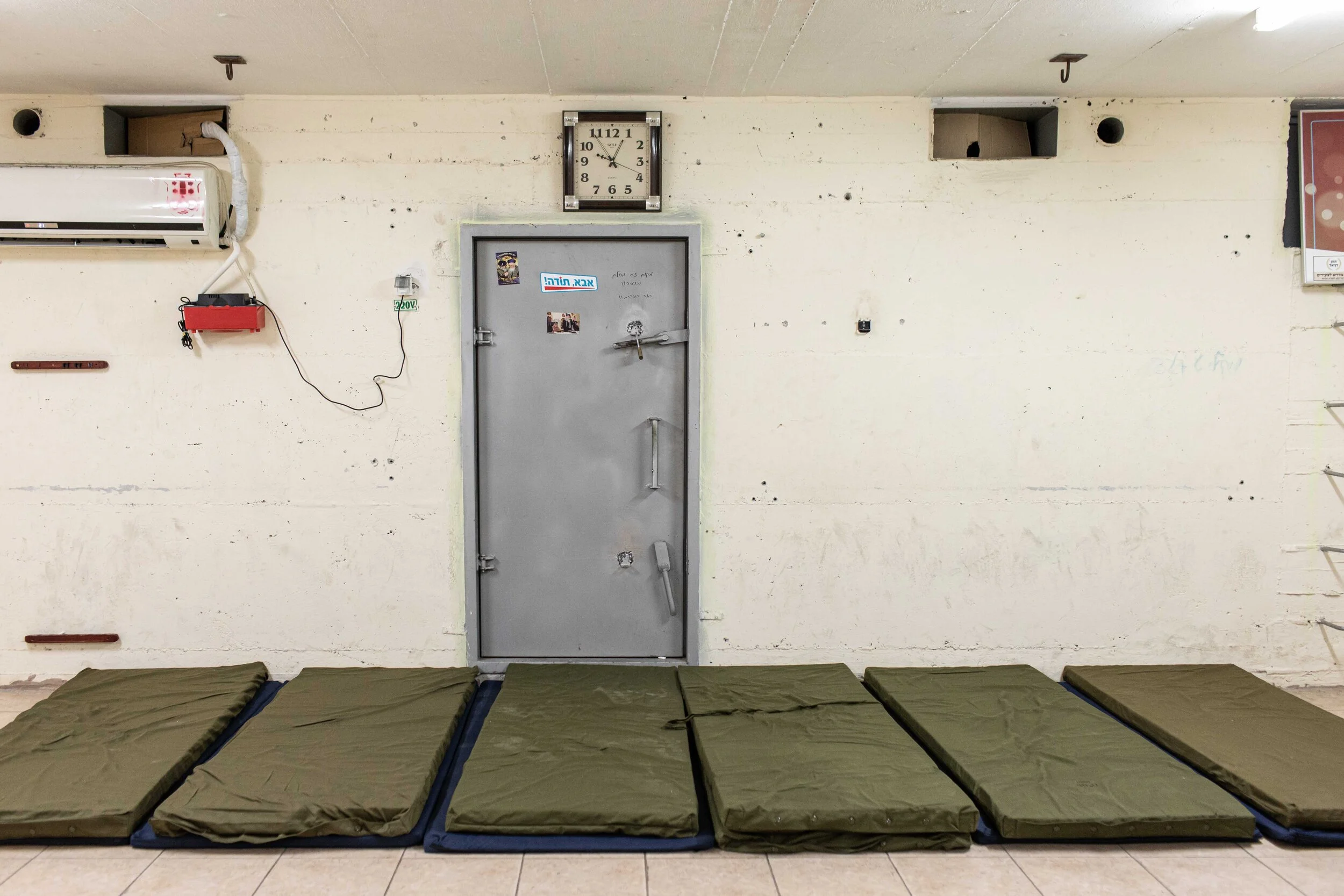 Israeli public shelters