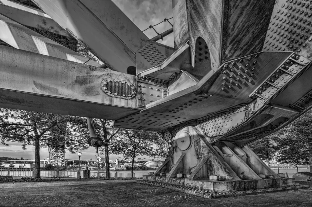  Honorable Mention, Urban Landscape - Lon Austin 