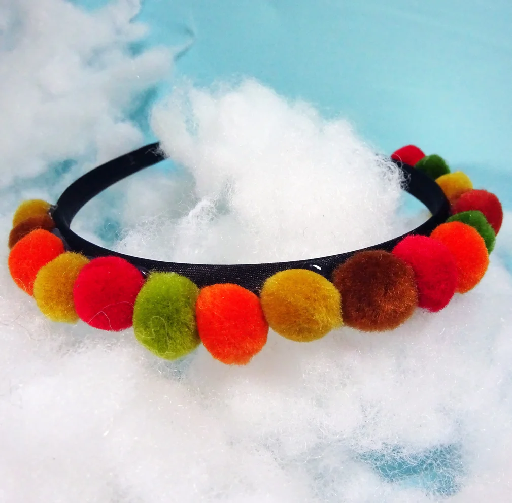 pom pom headband.jpg