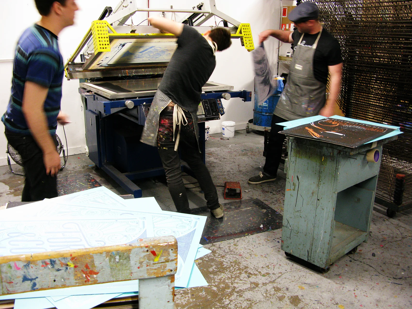 Dustin & Dan working on the second screen: the metallic navy.