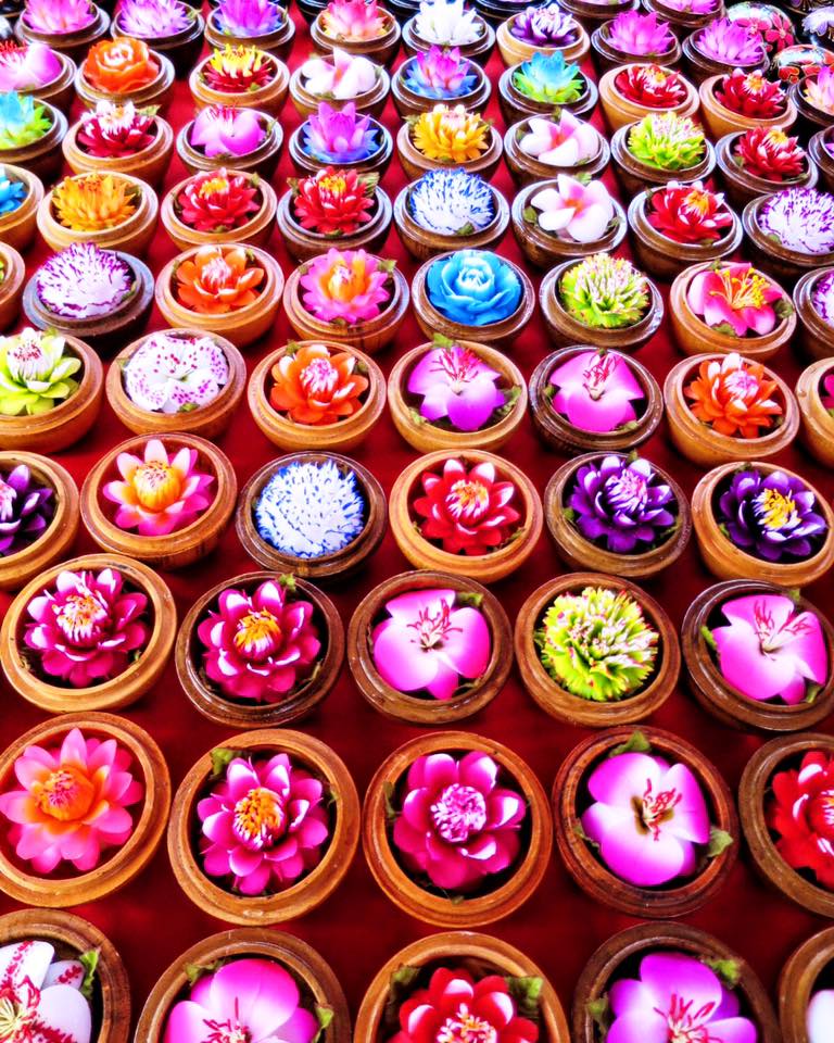 You can't buy opium up here anymore, but you CAN get these flower soaps. Each is individually sculpted by hand and scented to match the specific flower type. I bought three, but wanted the entire table.