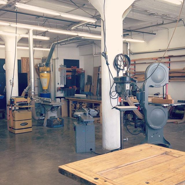 This is the newly named @alliedwoodshop, a kickass community woodworking studio in downtown LA. This morning, I took a tour with founder Laura Zahn and felt so inspired by her ambitious mission and creative energy. Allied offers classes for beginners