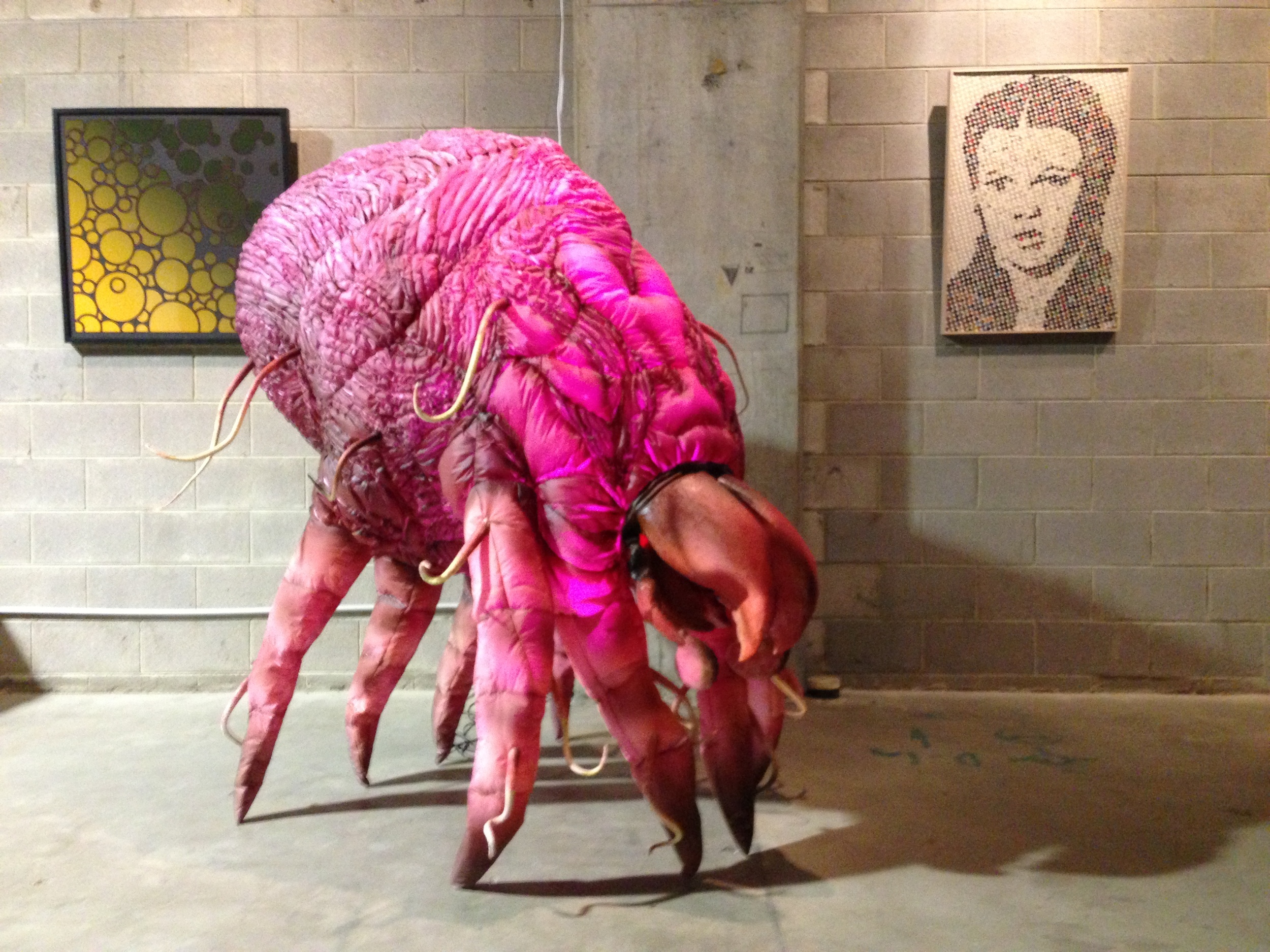 Inflatable Dustmite Roving Puppet