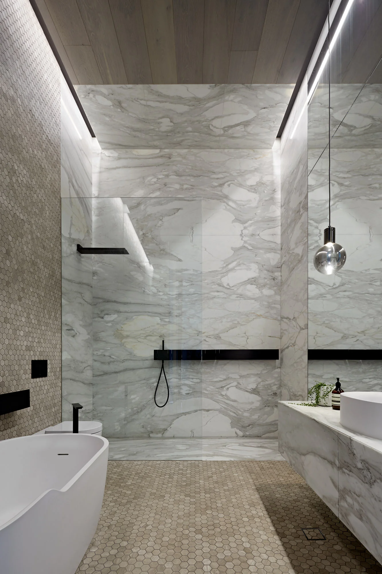 1404_A2_ensuite.jpg