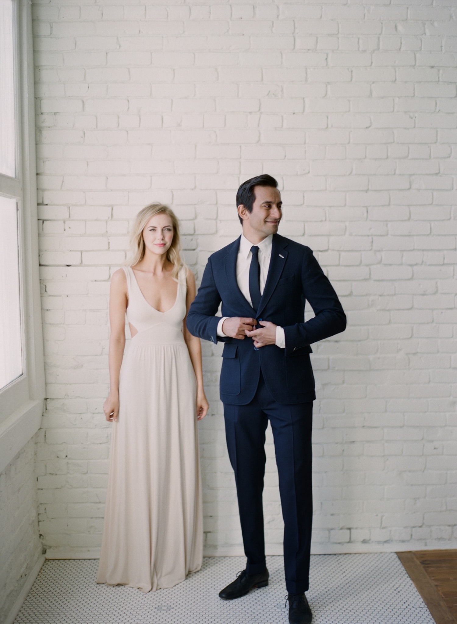 ONE_ELEVEN_EAST_MODERN_ENGAGEMENT_SHOOT_AUSTIN_TX_BY_MATTHEW_MOORE_PHOTOGRAPHY_00020.jpg