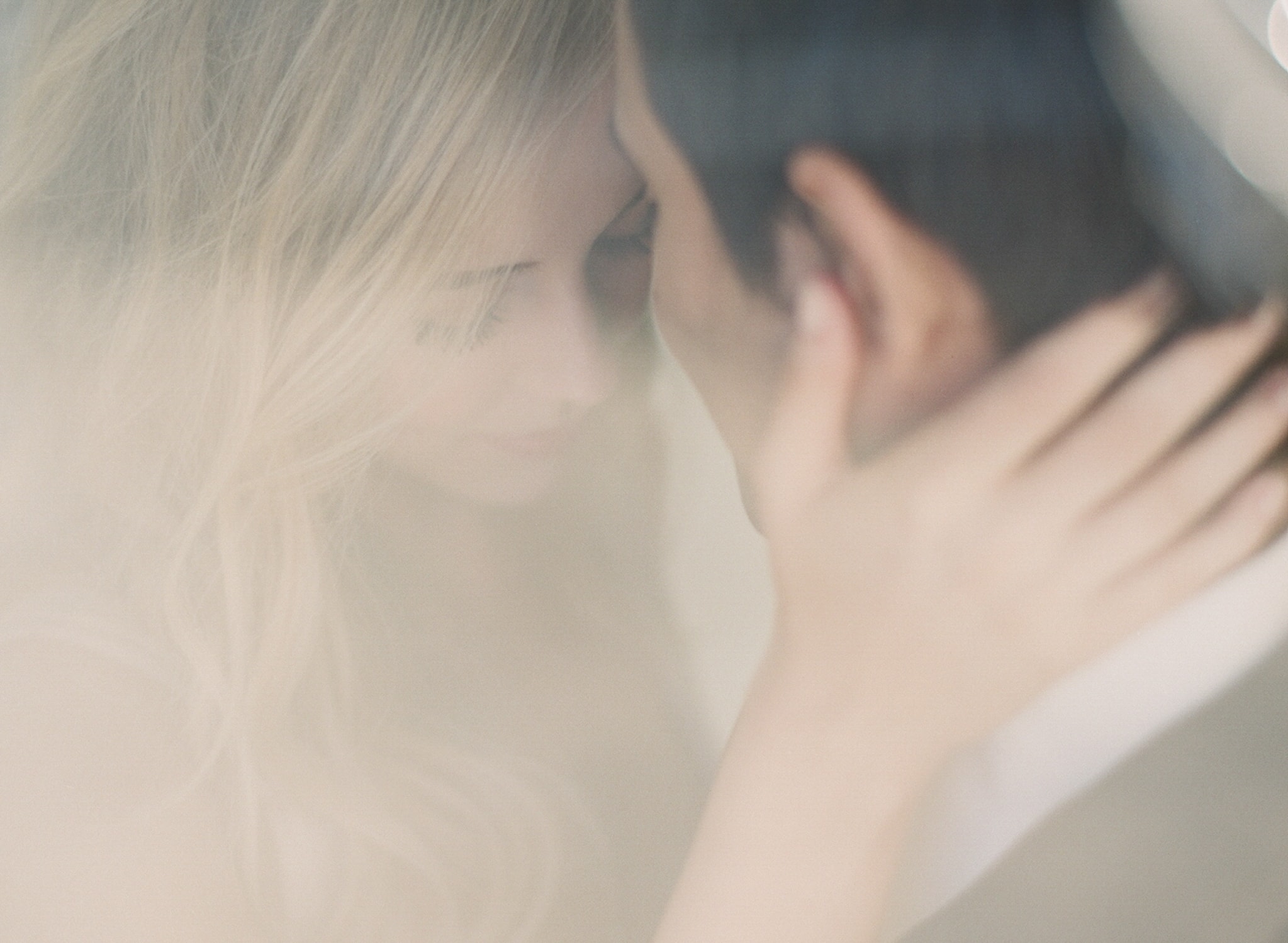 ONE_ELEVEN_EAST_MODERN_ENGAGEMENT_SHOOT_AUSTIN_TX_BY_MATTHEW_MOORE_PHOTOGRAPHY_00045-2.jpg