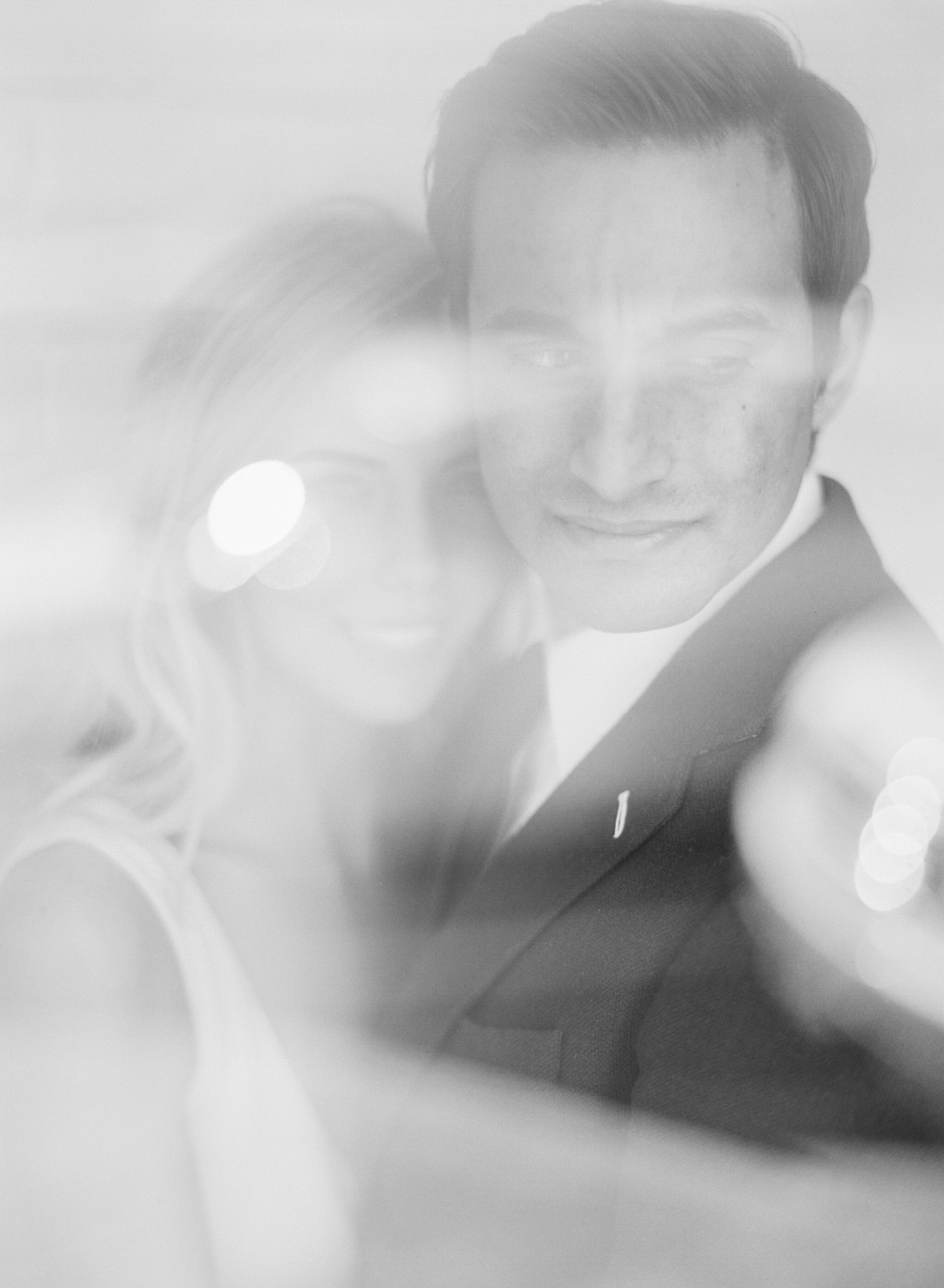 ONE_ELEVEN_EAST_MODERN_ENGAGEMENT_SHOOT_AUSTIN_TX_BY_MATTHEW_MOORE_PHOTOGRAPHY_00050-2.jpg