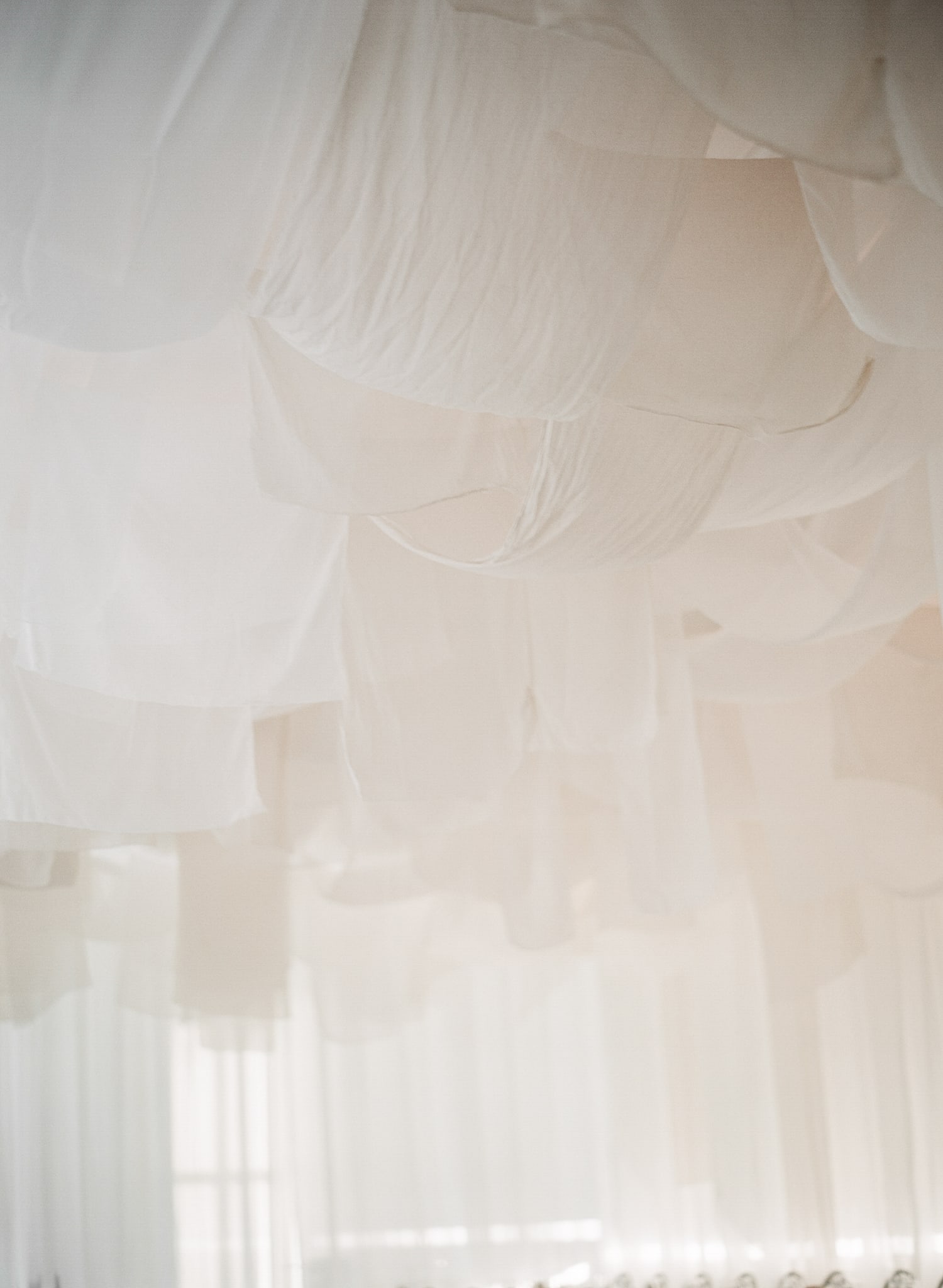 AUSTIN-MODERN-MONOCHROMATIC-INDIAN-WEDDING-00073_1.jpg