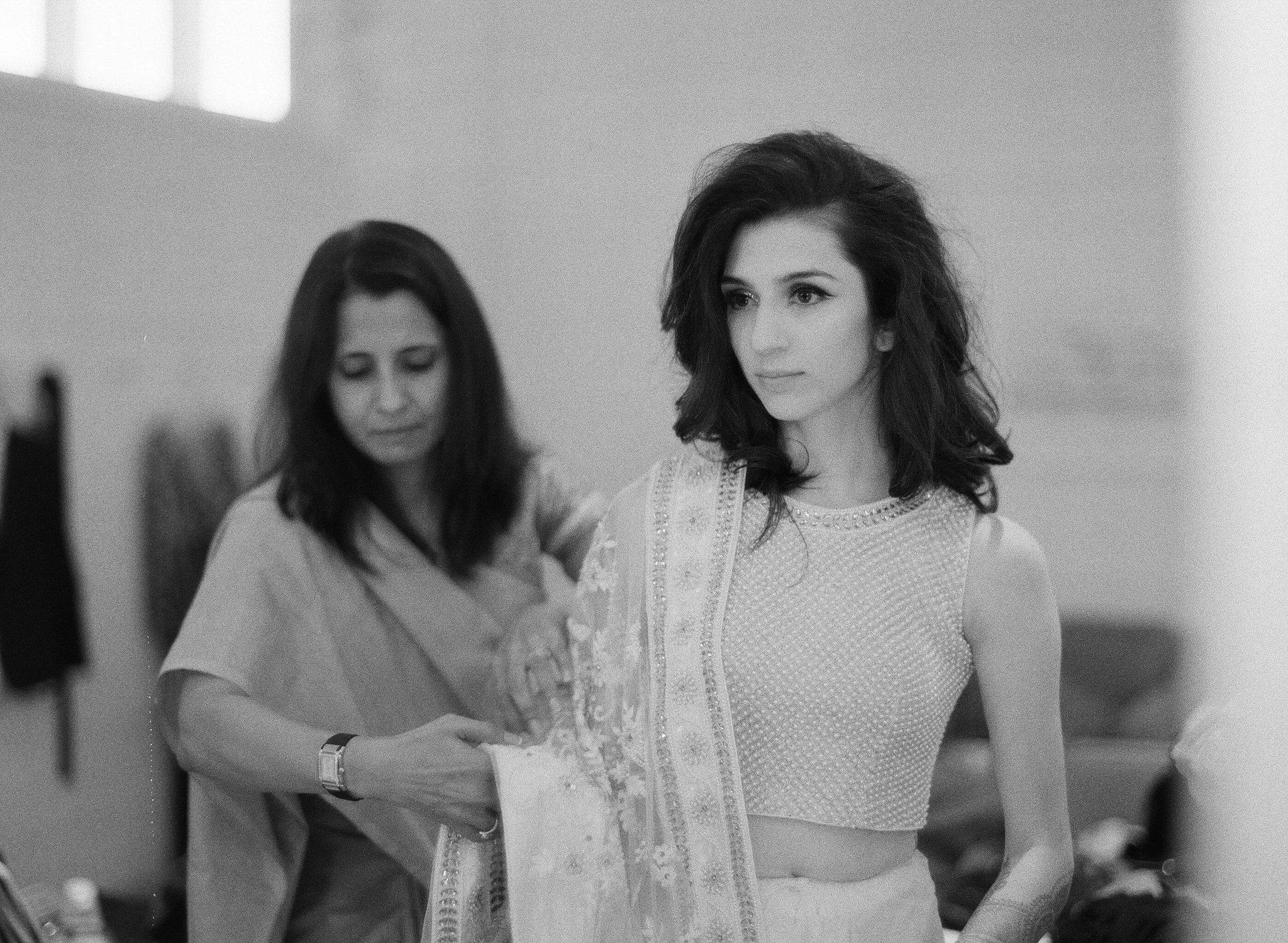 AUSTIN-MODERN-MONOCHROMATIC-INDIAN-WEDDING-00245.jpg