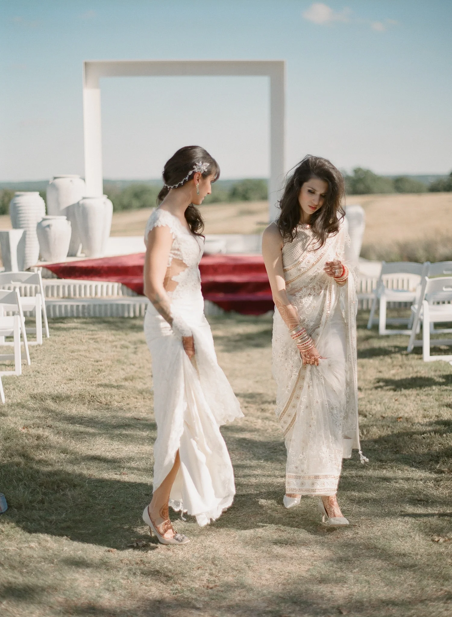 AUSTIN-MODERN-MONOCHROMATIC-INDIAN-WEDDING-00303.jpg