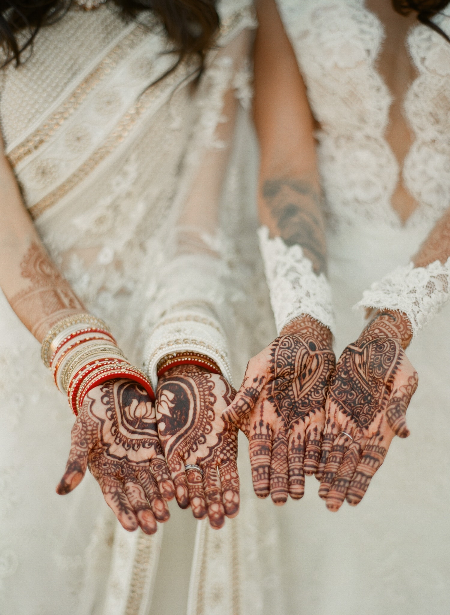 AUSTIN-MODERN-MONOCHROMATIC-INDIAN-WEDDING-00313.jpg