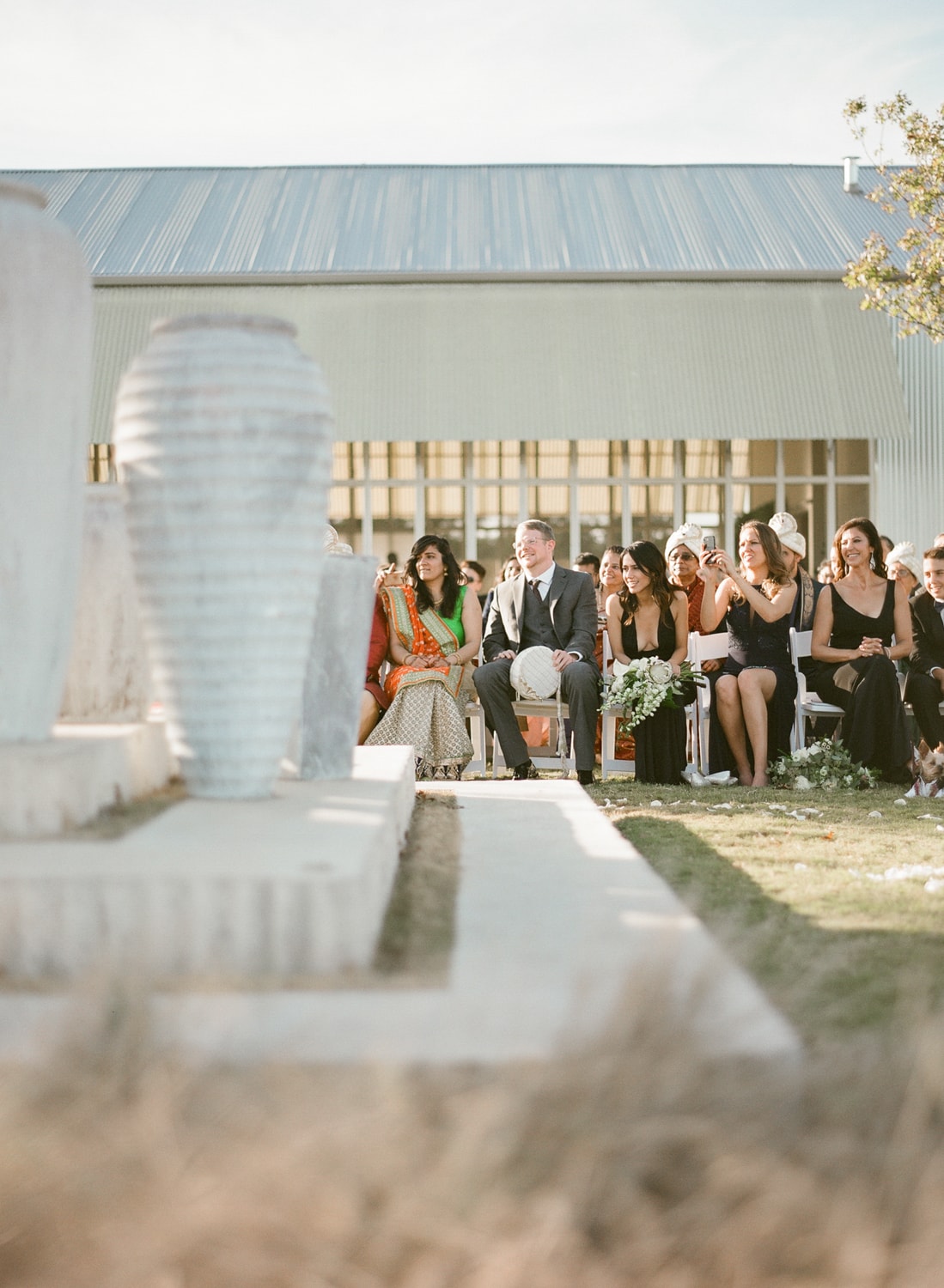 AUSTIN-MODERN-MONOCHROMATIC-INDIAN-WEDDING-00474.jpg