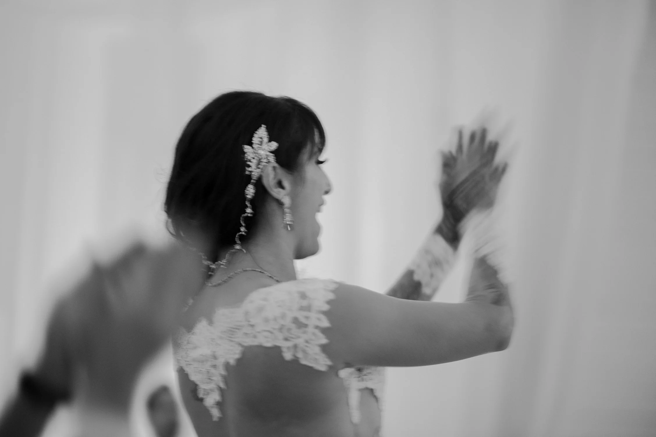 AUSTIN-MODERN-MONOCHROMATIC-INDIAN-WEDDING-00865-2.jpg
