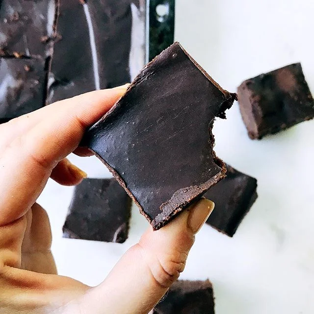 Because it doesn’t have to be Valentine’s Day in order to treat yourself, am I right?! 💕Indulging a little with these delicious sweet potato brownies! 🍫