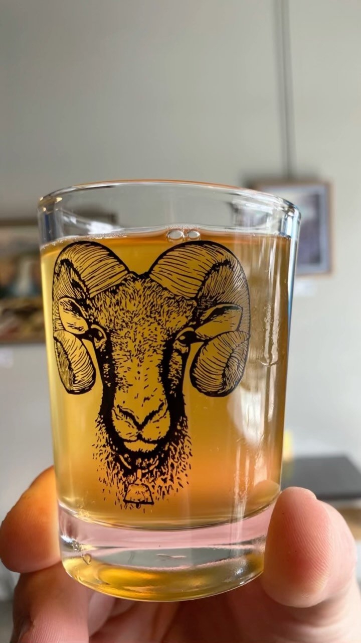 β¨NEW RELEASE β¨
Luppoli - Italian Pilsner 5.1% ABV is being kegged & will be on tap today at our Monroe taproom. Come swing by & try it or grab some to go!
Happy Tuesday π€
.
#spokane #bellwetherbrewing #wabeer #spokanebeer #drinklocal #mee