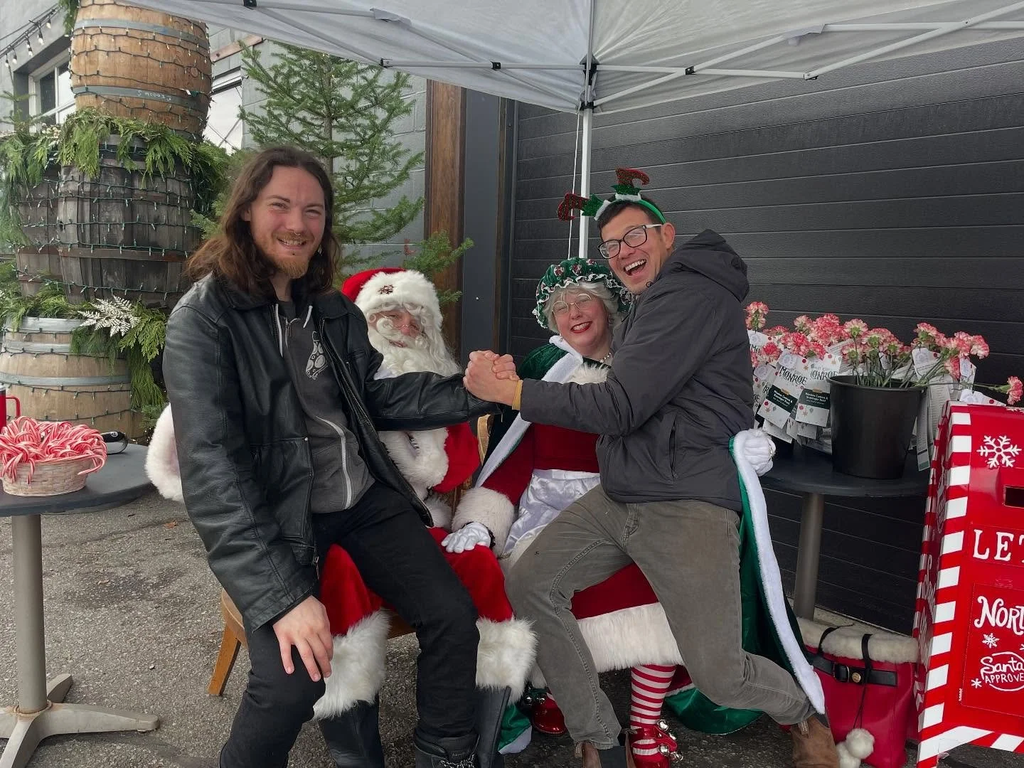 We&rsquo;re feeling festive today with @spokanesantamrs 🤶🏻🎅🏻 @meetonmonroe 

Come see Santa until 2pm today, if you miss them you can always come grab a beer 🍻
