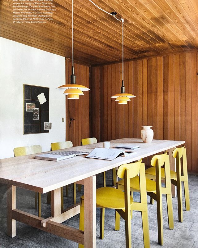 CEO of @pleasewaittobeseated @peter_mahler. His beautiful house is featured in the current edition of @rum_id magazine.
Dining room with our #bondichair in turmeric yellow.