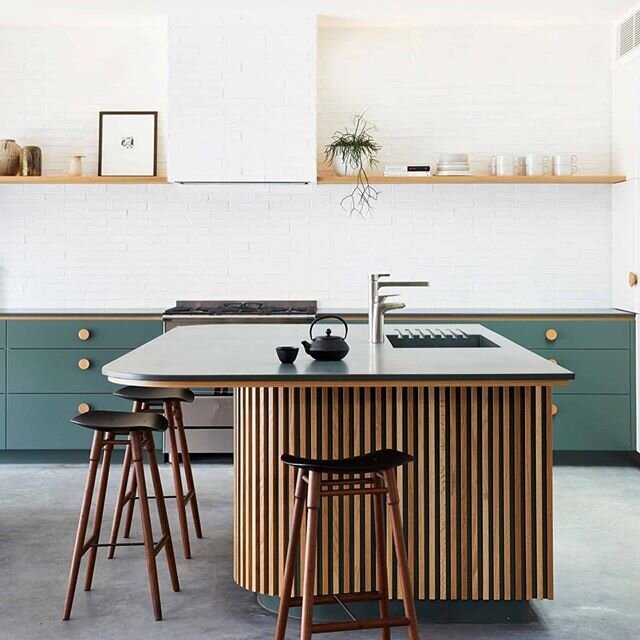 Beautifully fresh kitchen interior by Melissa Bonney of @thedesignory 🤜🏻🤛🏻 thanks for including our #dowelstool