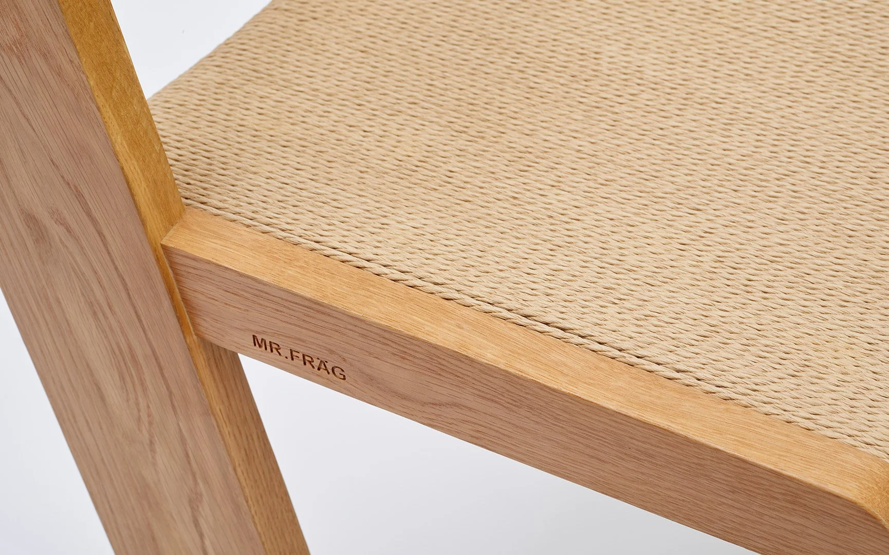 MrFrag-PaperBirdChair-LifeStyleImage-001.jpg