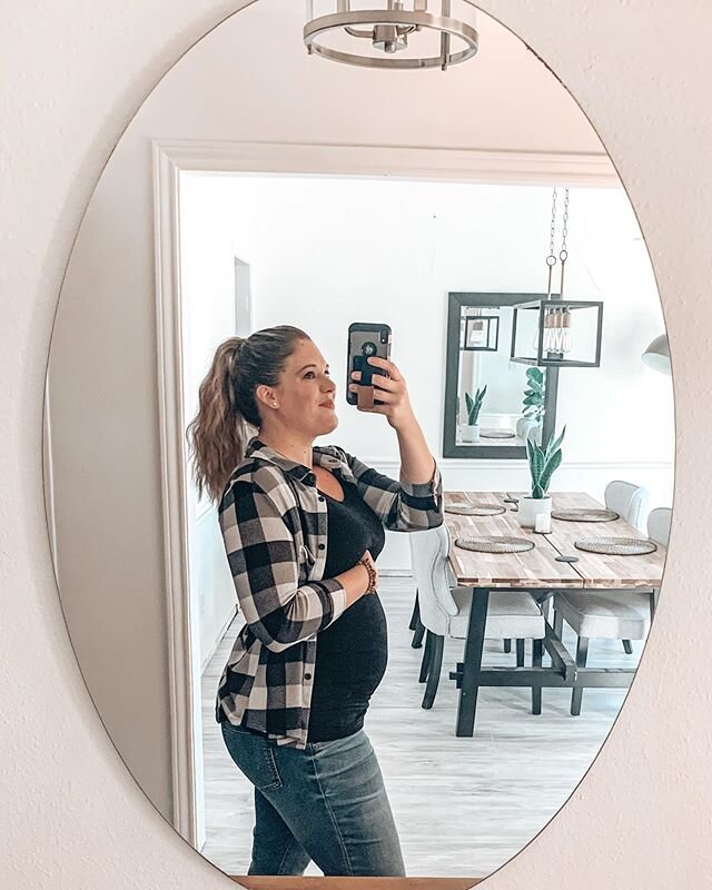 I&rsquo;ve got a BIG announcement coming tomorrow! 
Been working on a top secret project like a busy bee and I&rsquo;m finally letting the cat outta the bag tomorrow. 🐝

Also, Charlie is 21 weeks today😳 Time is starting to fly...like...how is this 