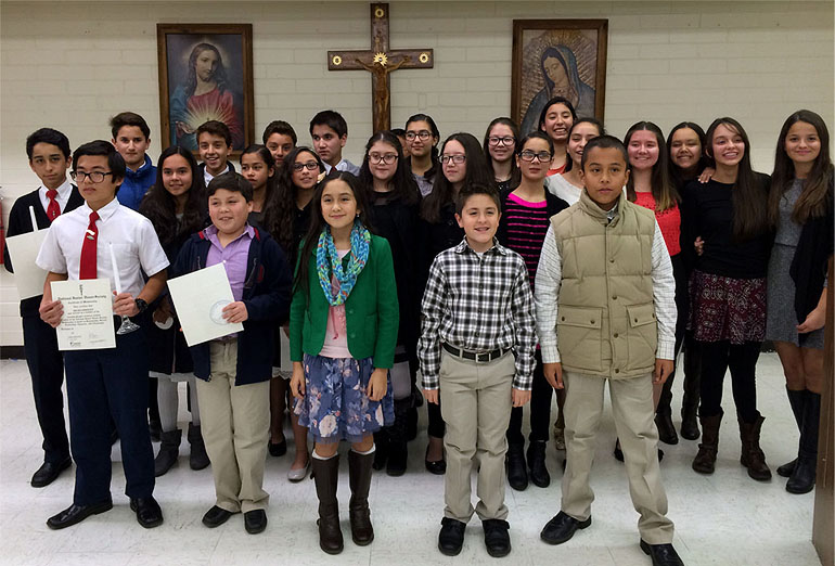 Photo © 2016 Maia Rothstein / sacredheartnogales.org - All rights reserved.