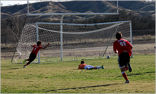 Photo © 2016 Maia Rothstein / sacredheartnogales.org. All rights reserved. This photo may not be re-posted, distributed or altered in any way.
